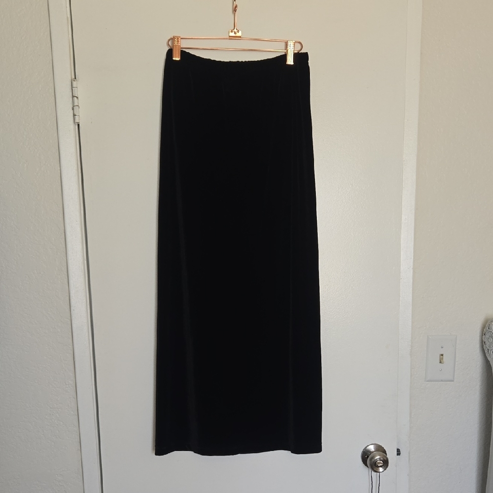 Vintage Chic Black Velvet Maxi Skirt